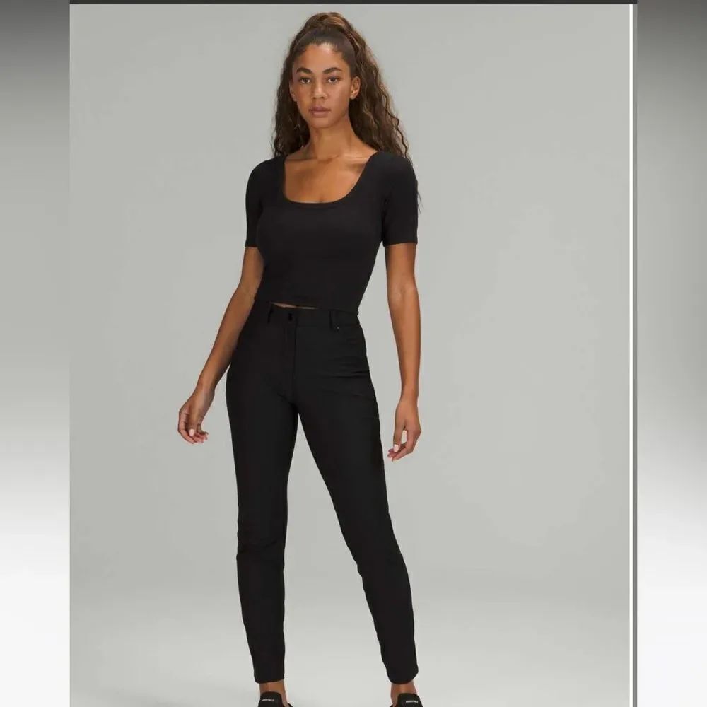 NWT New LULULEMON Ribbed Held Tight Tee Deep Scoop Neck & Back Crop Top Black 10